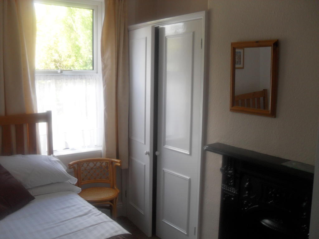 באת' Albany Guest House חדר תמונה